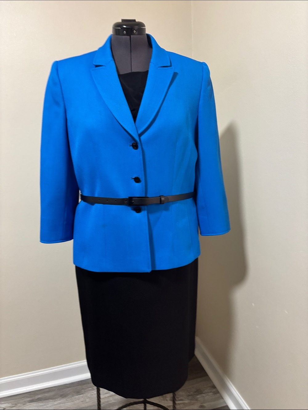 Tahari Bright Blue Two Piece Tailored Belted Suit